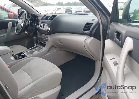 2012 Toyota Highlander Base V6 из США, поврежденный, VIN 5TDZK3EH6CS079127